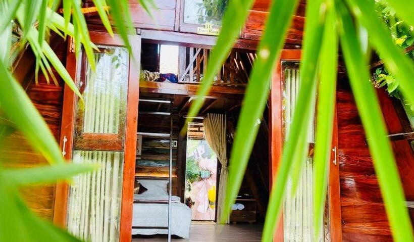 اتاق خانوادگی با چشم‌انداز باغ, Bum King Resort Hồ Tràm
