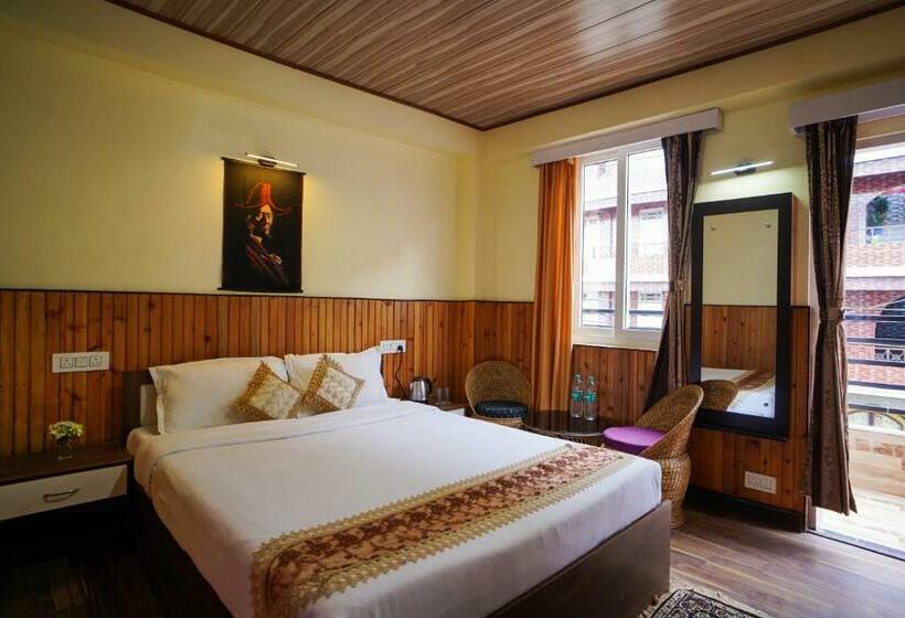 اتاق لوکس با تخت بزرگ, Hill Queen Near Sherpa Gumba Darjeeling Mall 5 Min Couple Friendly