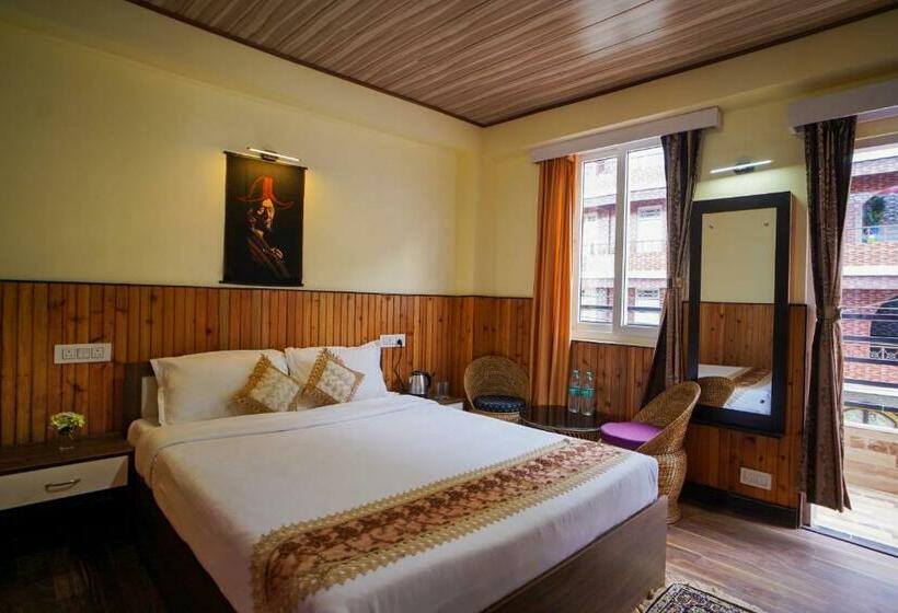 اتاق لوکس با تخت بزرگ, Hill Queen Near Sherpa Gumba Darjeeling Mall 5 Min Couple Friendly