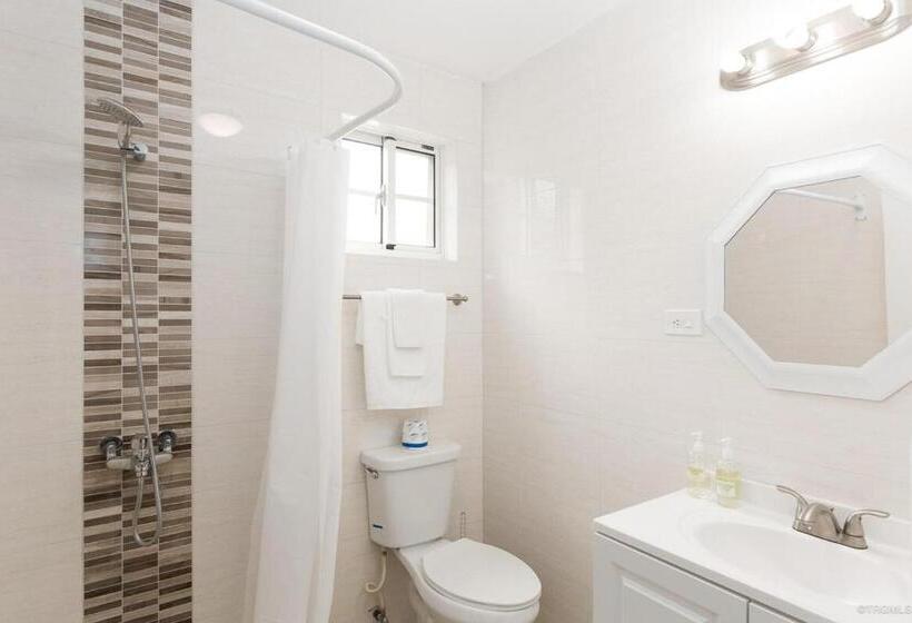 خانه 3 خوابه, Ocean Villa Guam