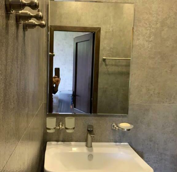 اتاق استاندارد, Dendrobak Guesthouse