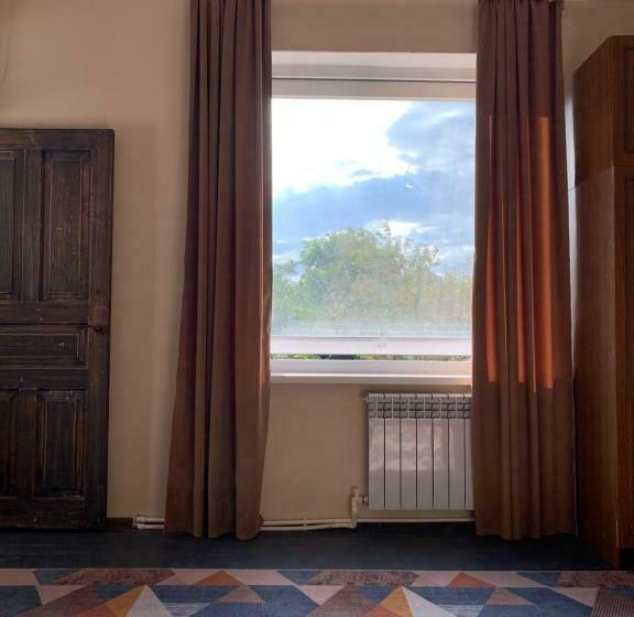 اتاق استاندارد, Dendrobak Guesthouse
