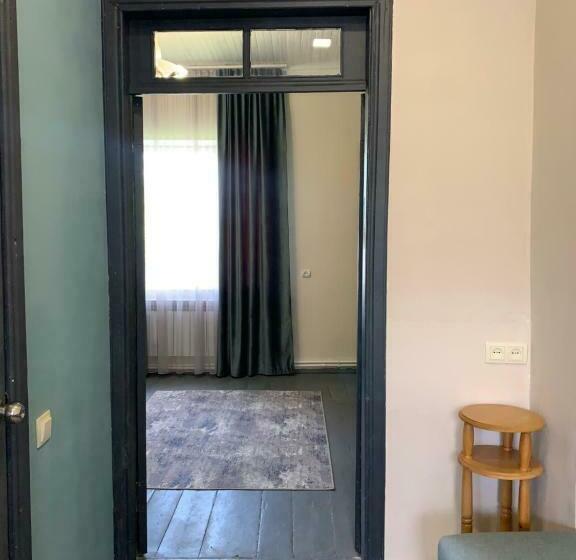 اتاق استاندارد, Dendrobak Guesthouse