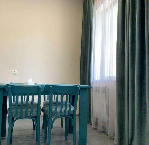 اتاق استاندارد, Dendrobak Guesthouse