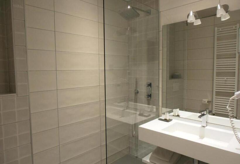 اتاق استاندارد سه نفره, Valencia