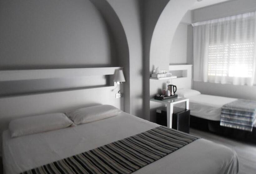 اتاق استاندارد سه نفره, Valencia