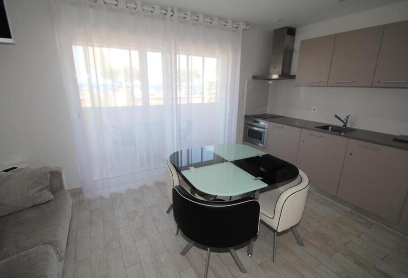 آپارتمان 1 خوابه همکف, Valencia