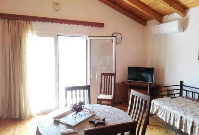 آپارتمان 1 خوابه با چشم‌انداز دریا, Vila Bello