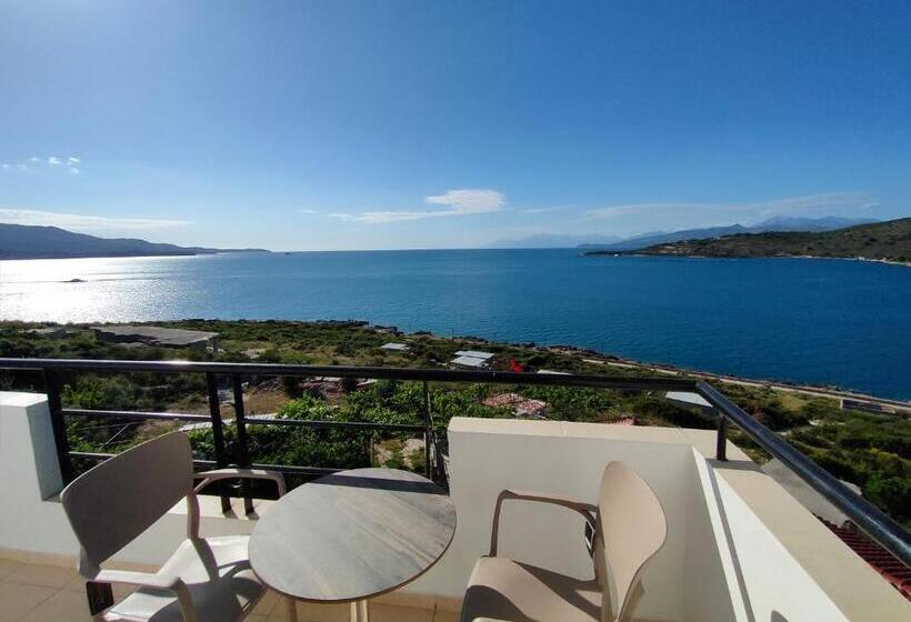 اتاق لوکس با چشم‌انداز دریا, Vila Bello