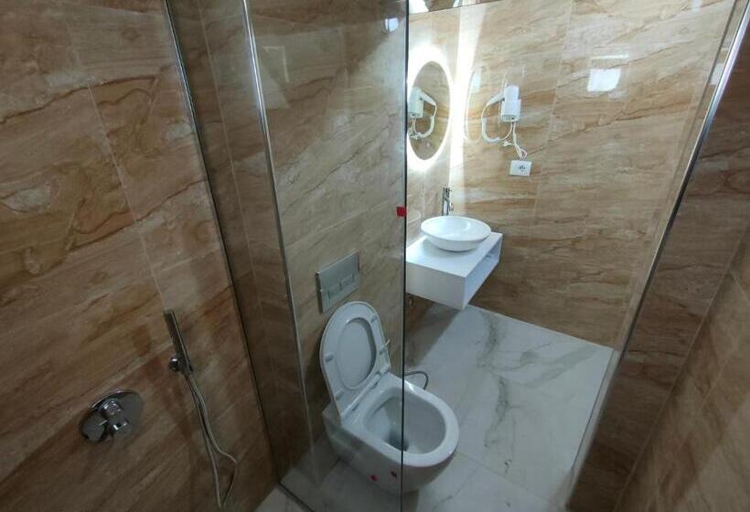 اتاق لوکس با چشم‌انداز شهر, Vila Bello