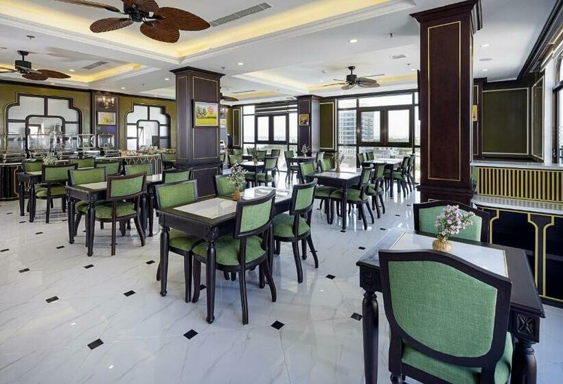 اتاق استاندارد با بالکن, Luxury Hotel Near Da Nang Beach   Charming Beauty