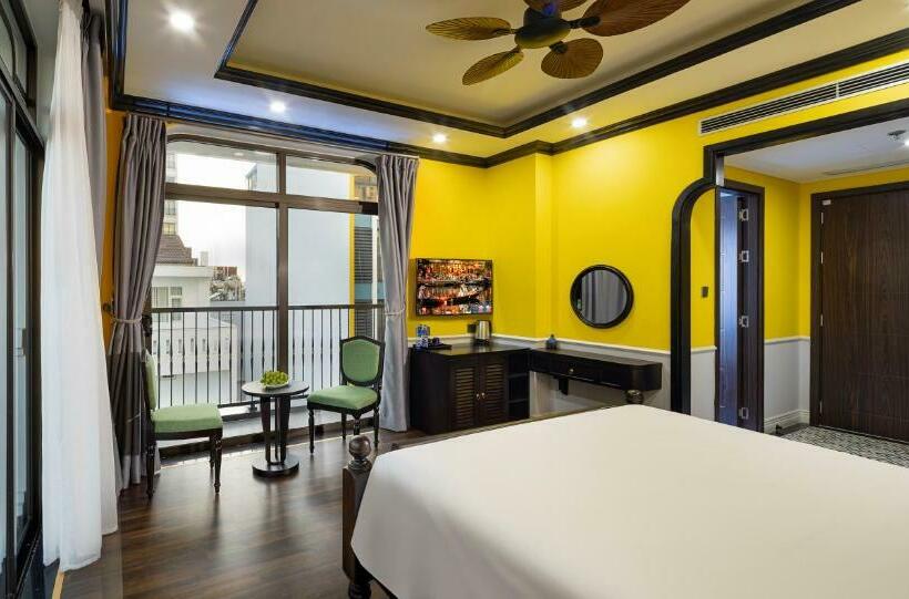 اتاق استاندارد با بالکن, Luxury Hotel Near Da Nang Beach   Charming Beauty