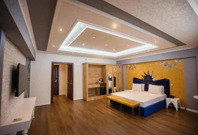 اتاق سوپریور با تخت بزرگ, Antalya Grand Palace
