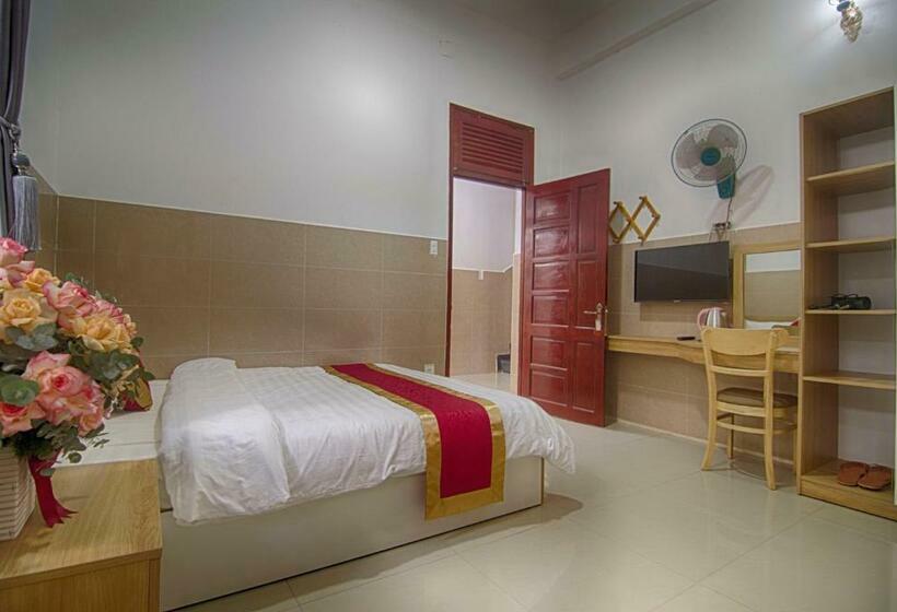 اتاق اکونومی, Hoa Mây
