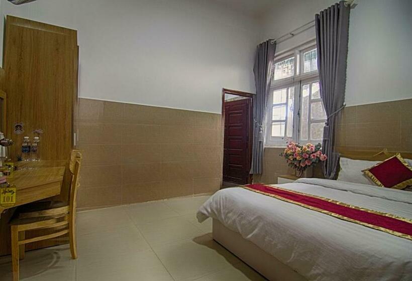 اتاق اکونومی, Hoa Mây