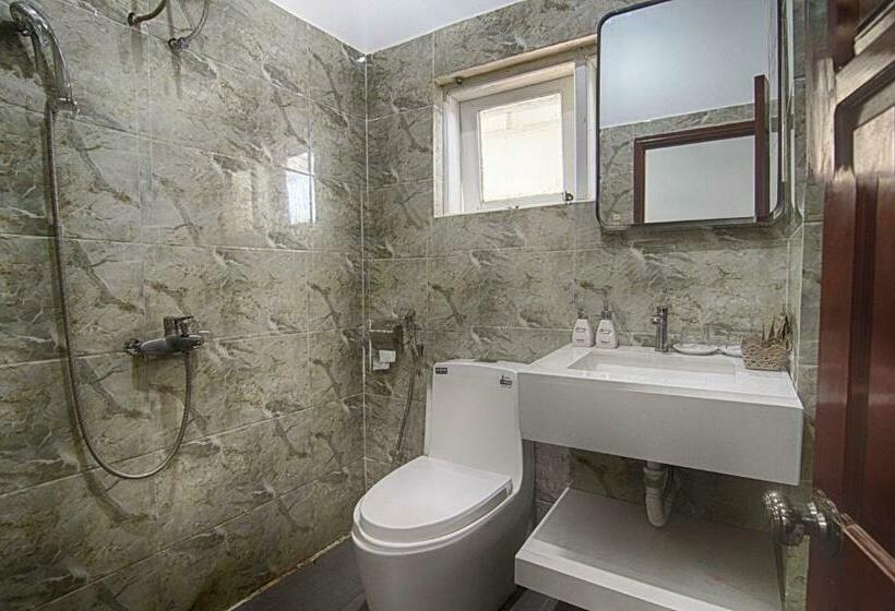اتاق اکونومی, Hoa Mây