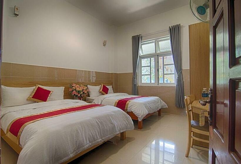 اتاق استاندارد چهار تخته, Hoa Mây