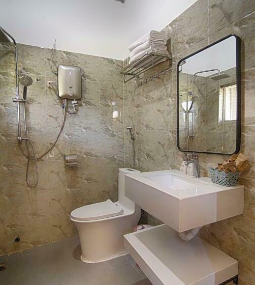اتاق استاندارد چهار تخته, Hoa Mây
