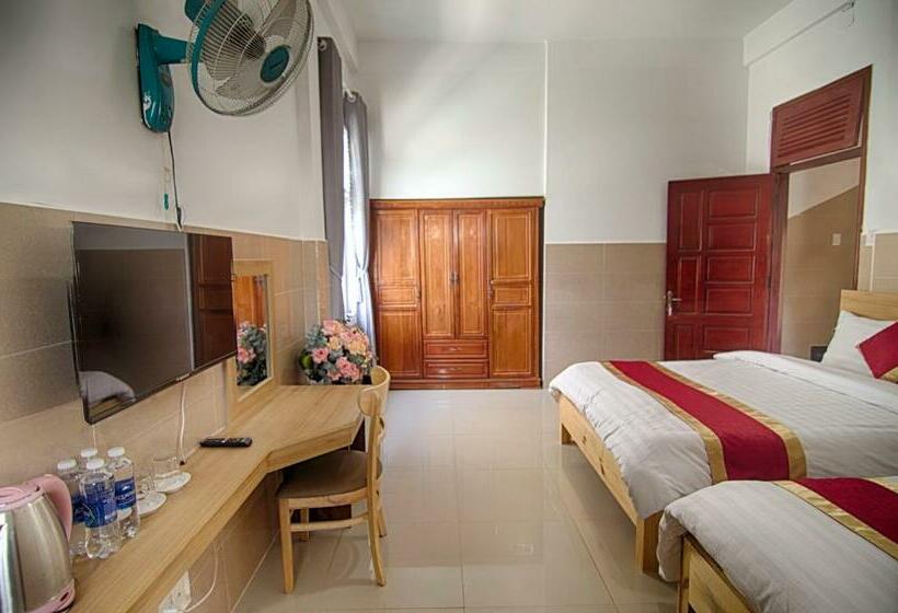 اتاق استاندارد چهار تخته, Hoa Mây