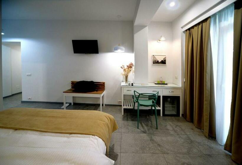 اتاق استاندارد با بالکن, Konak Rooms L Skanderbeg Square