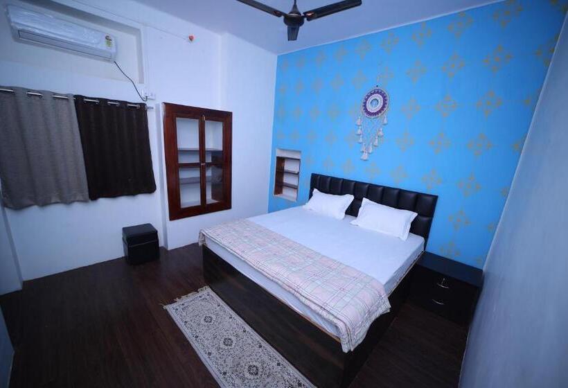 חדר דלוקס, Magpie Paying Guest House