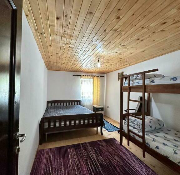 اتاق خانوادگی, Guest House Kukaj Valbone