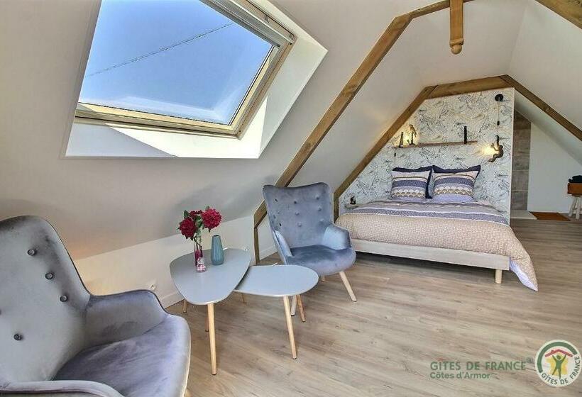 اتاق لوکس, Chambre De Kergomar