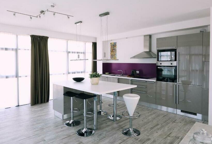 سوییت, Appart  Hotel La Girafe Marseille Est   Porte D Aubagne