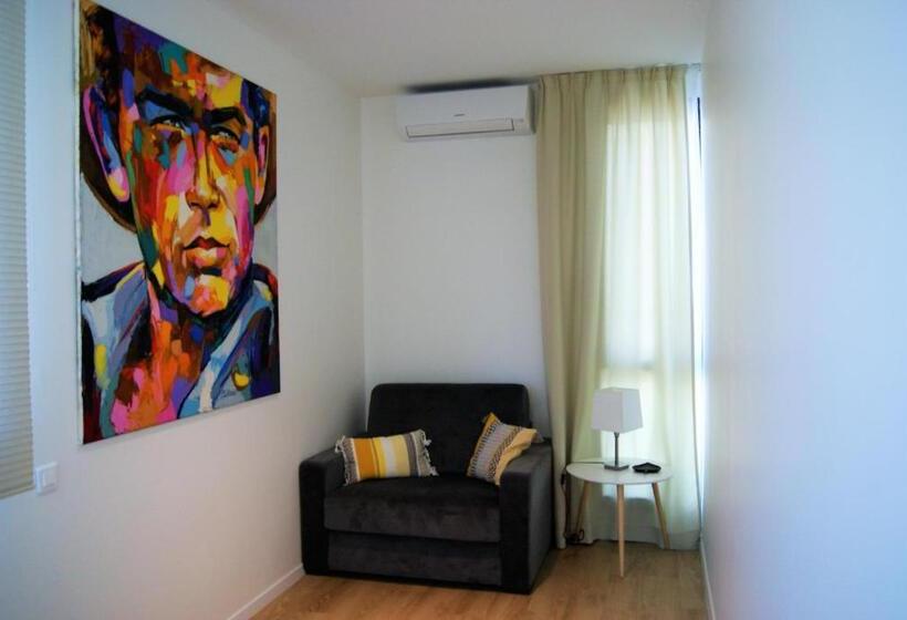 سوییت پرستیژ, Appart  Hotel La Girafe Marseille Est   Porte D Aubagne