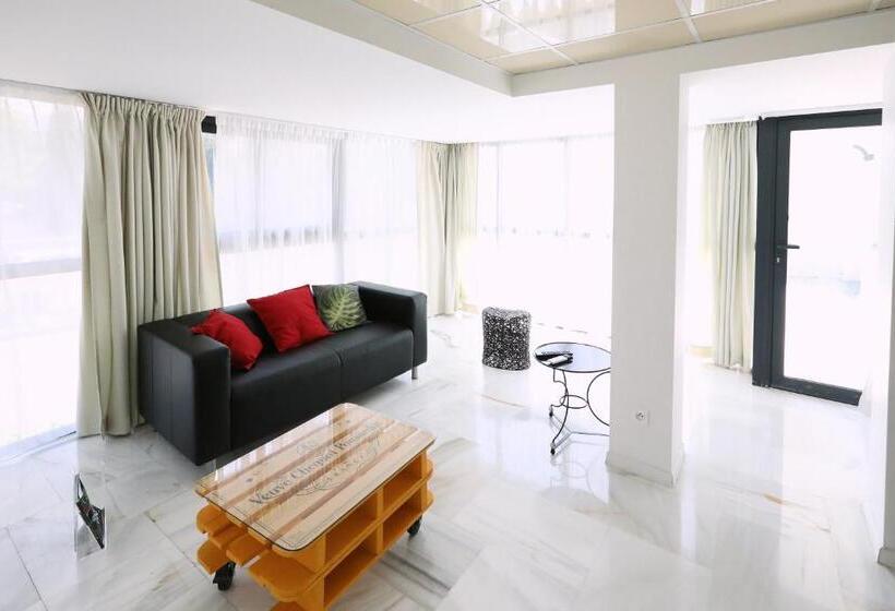 سوییت اجرایی, Appart  Hotel La Girafe Marseille Est   Porte D Aubagne