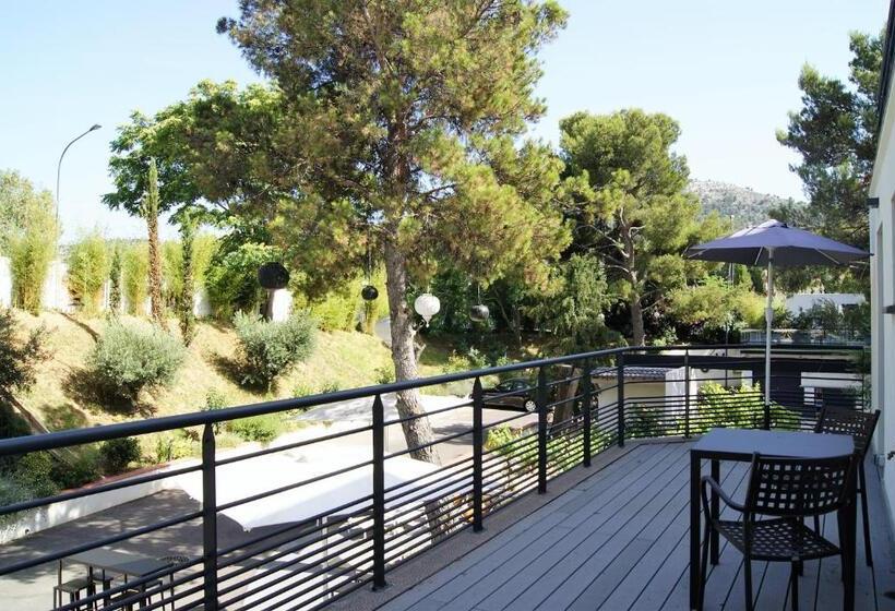 اتاق استاندارد با تراس, Appart  Hotel La Girafe Marseille Est   Porte D Aubagne