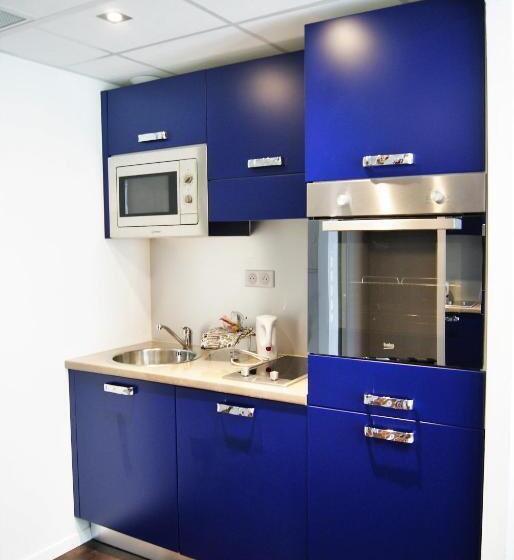 اتاق استاندارد با بالکن, Appart  Hotel La Girafe Marseille Est   Porte D Aubagne