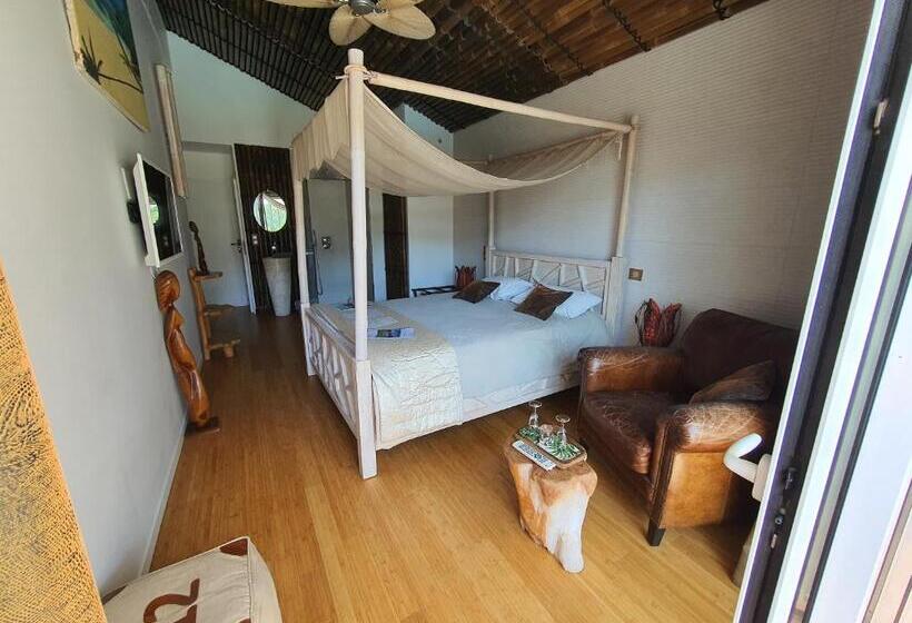 اتاق استاندارد با چشم‌انداز استخر, Villa Bora Bora