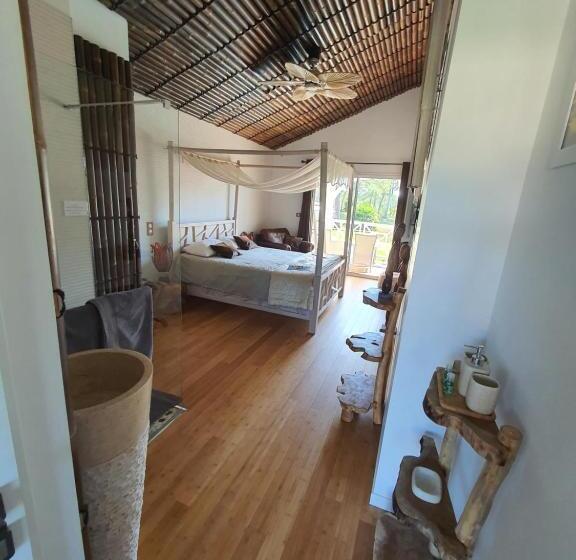 اتاق استاندارد با چشم‌انداز استخر, Villa Bora Bora