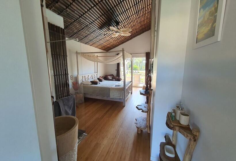 اتاق استاندارد با چشم‌انداز استخر, Villa Bora Bora