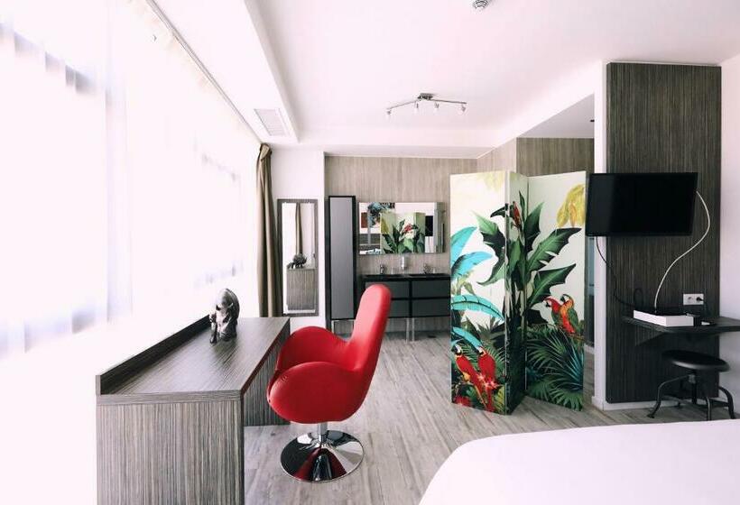 سوییت, Appart  Hotel La Girafe Marseille Est   Porte D Aubagne