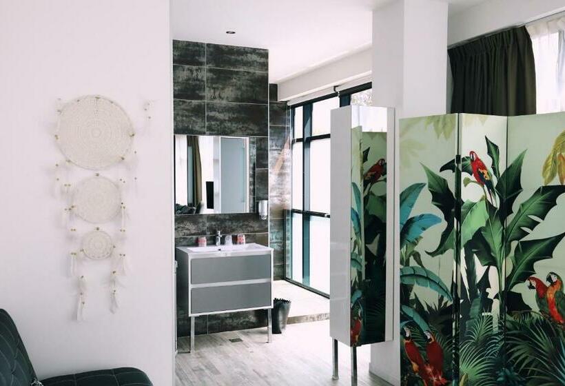 سوییت, Appart  Hotel La Girafe Marseille Est   Porte D Aubagne