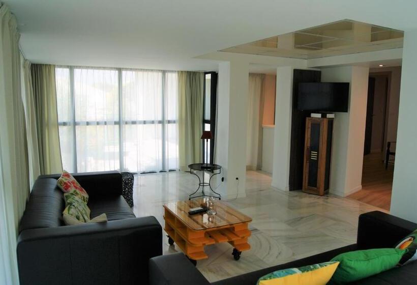 سوییت اجرایی, Appart  Hotel La Girafe Marseille Est   Porte D Aubagne