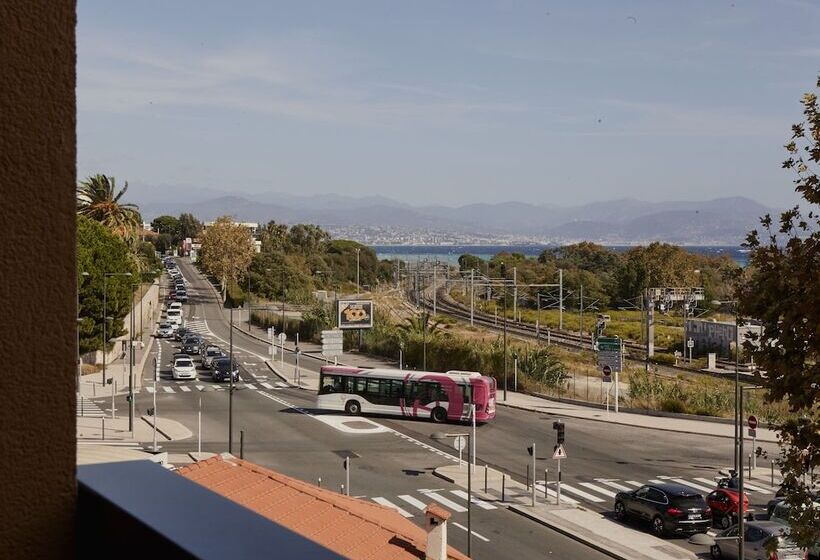 اتاق استاندارد با چشم‌انداز دریا, Le Collier