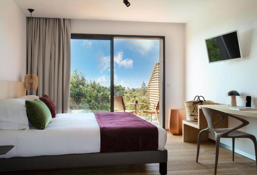 اتاق سوپریور با چشم‌انداز, Hôtel & Spa Version Maquis Citadelle