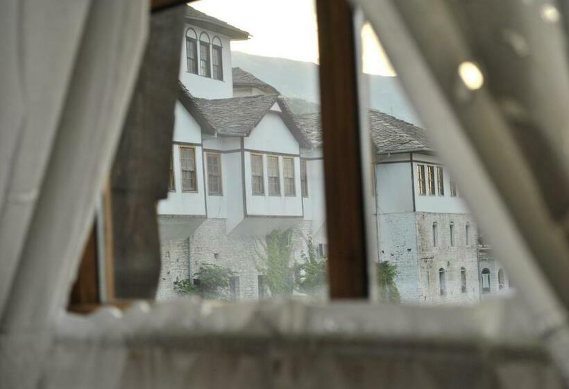 سوییت لوکس, Old Bazaar 1790
