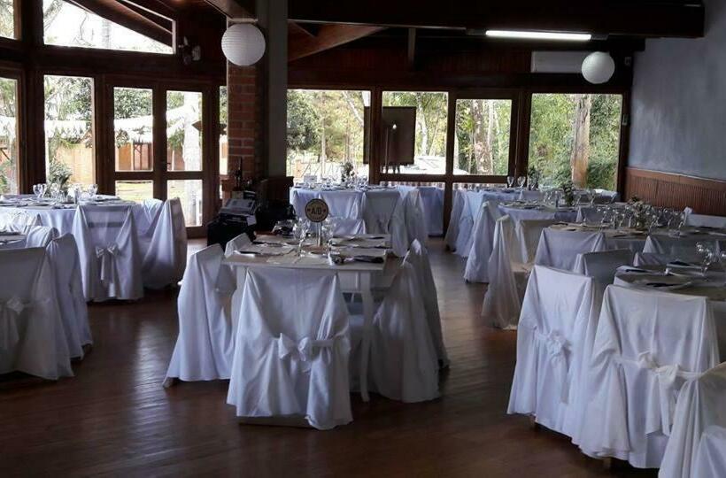 اتاق لوکس سه تخته, Un Lugar Hotel Cabañas