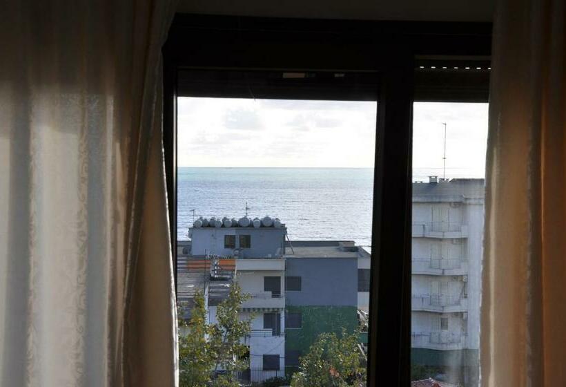 اتاق کلاسیک چهارنفره, Sunrise Hotel Cameria