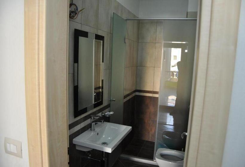 سوئیت با بالکن, Sunrise Hotel Cameria