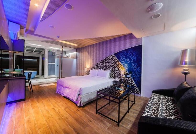 اتاق استاندارد, Ty Motel