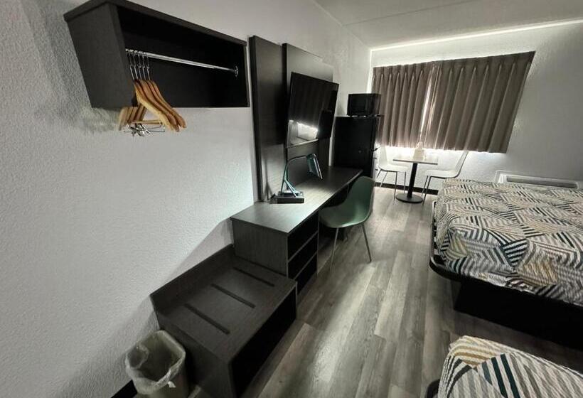 اتاق لوکس با تخت بزرگ, Studio 6 Suites East Syracuse Airport