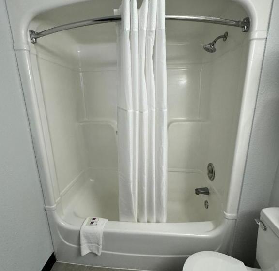 اتاق لوکس با تخت بزرگ, Studio 6 Suites East Syracuse Airport