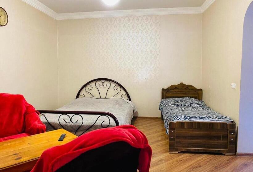 اتاق استاندارد سه نفره, Guest House Khatuna