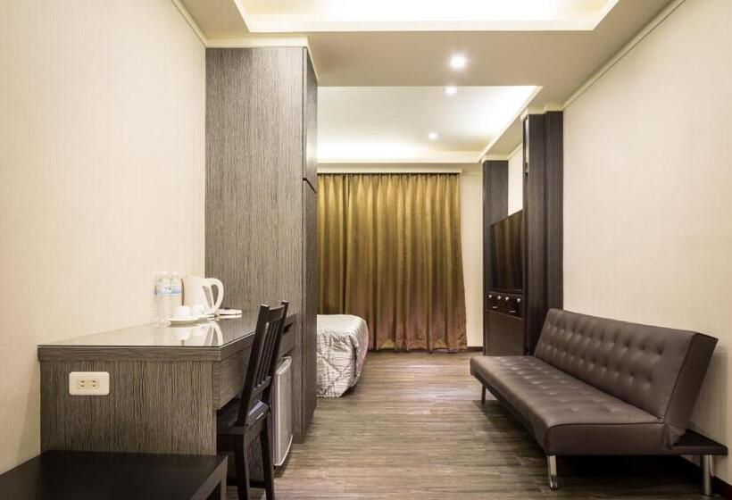 اتاق استاندارد با وان آب گرم, Carnival Motel