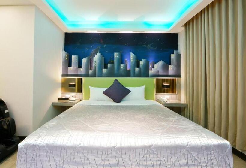 اتاق استاندارد با وان آب گرم, Carnival Motel